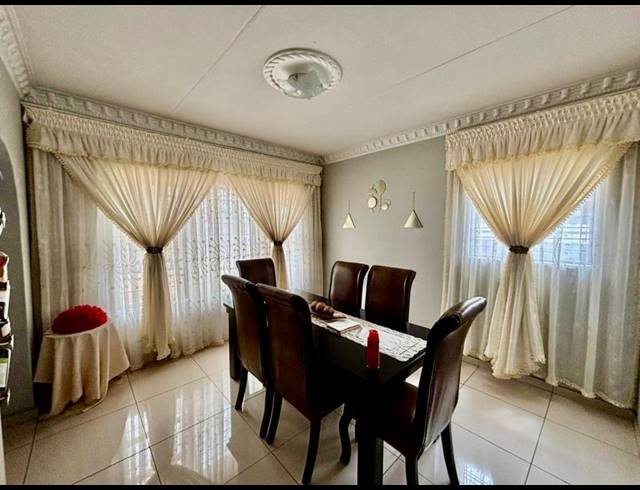 3 BEDROOM HOUSE FOR SALE IN VANDERBIJLPARK CW 2